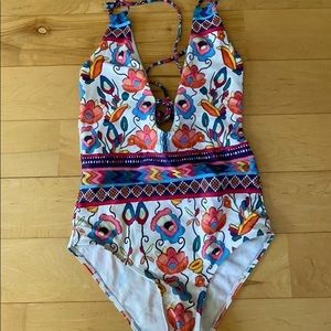 very pretty one piece swimsuit!!!